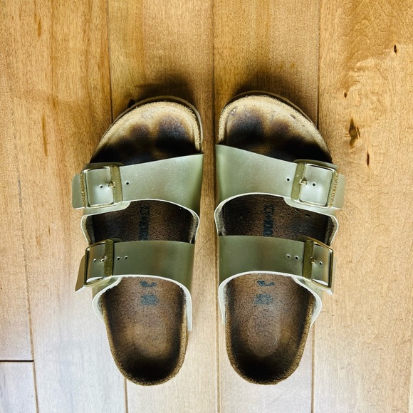 Birkenstock Arizona Gold Sandals size 34, kids 3-3.5, women’s size 5 - Picture 1 of 3